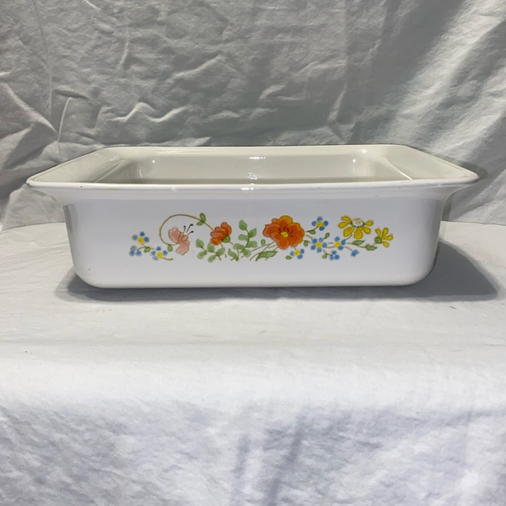 Vintage Spring Flowers Corning Ware baker, F-322